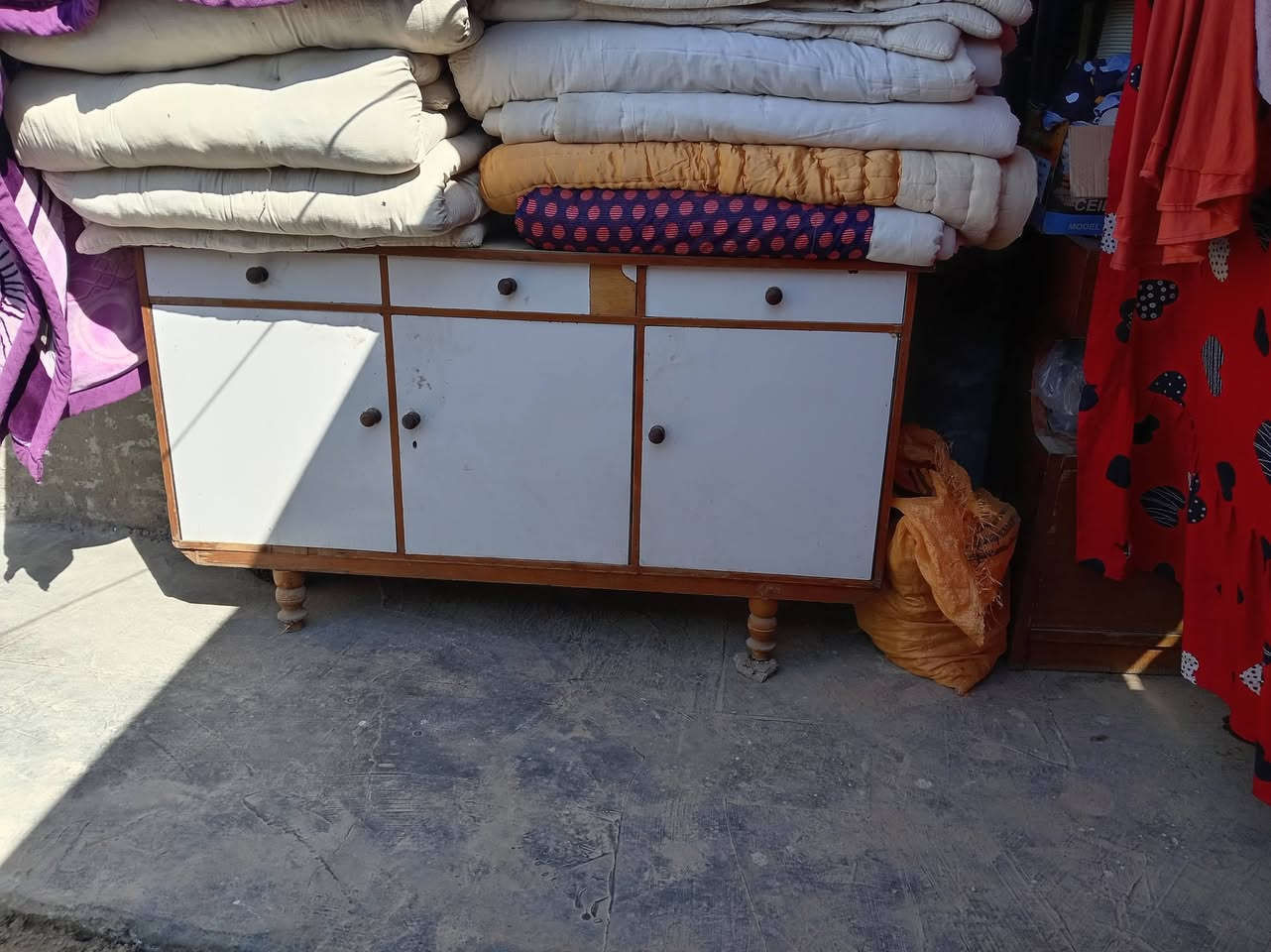 كاونتر +كنتور يعوزه بس صبغ
اثنينهن 225
*********** واتساب
