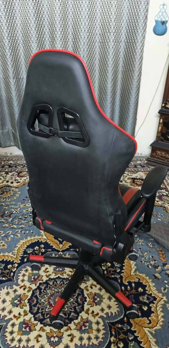 كرسي كيمينك ماركه ريدراكون
نظيفه جدا مابي اي خلل و الجك و كلشي تمام
بس شويه الجلد الامامي مكشط
شرط كرسي نظيف
السعر 75 الف 
مكان بغداد البياع
***********
