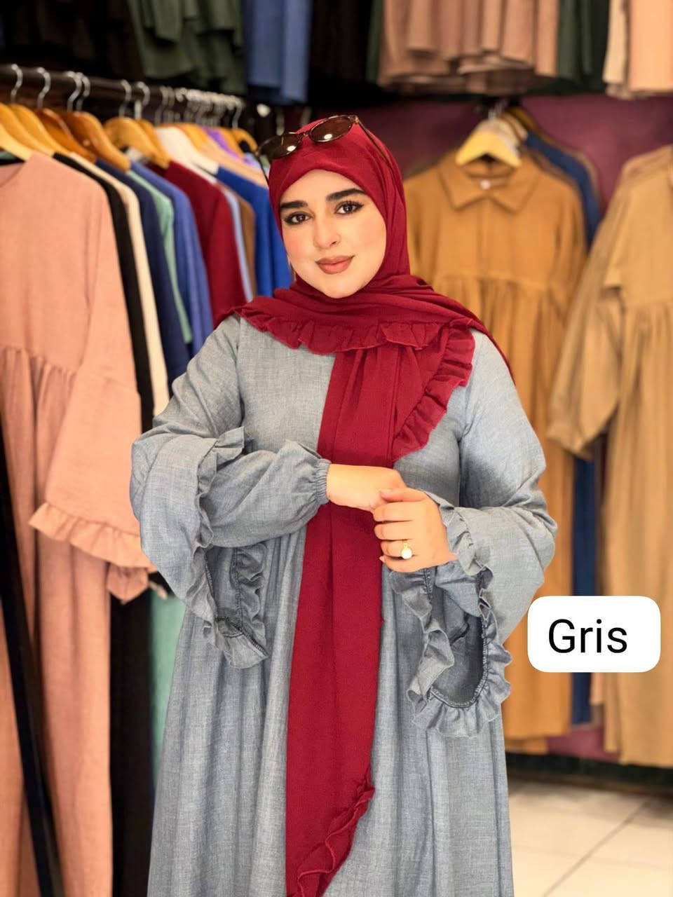 Razan موديل رزان  

le lin عباءة أنيقة بثوب لولان

 تتميز بأكمام مدوبلة بتفاصيل راقية مع لمسة كشكشة ناعمة على الحواف
تتوفر فالمقاسات التالية S M L XL XXL


**إذا كنت صاحب هذا الإعلان وتريد حذفه لأي سبب، رجاءا أرسل رسالة إلى الدعم الفني**