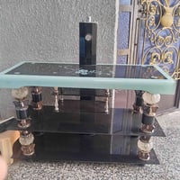 ميز للبيع سعر30الف وبي مجال...  07505207910 07826260376