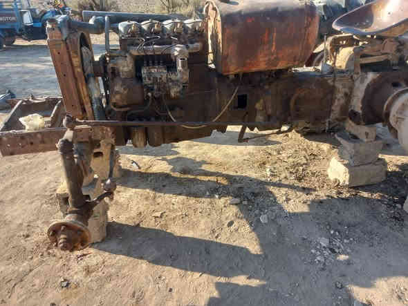 للبيع عنتر 80شغاله خير من الله نقص بس تايرات وويل فقط السعر ميلون 400وبيه مجال العنوان بابل جبله رقم الهاتف ***********
