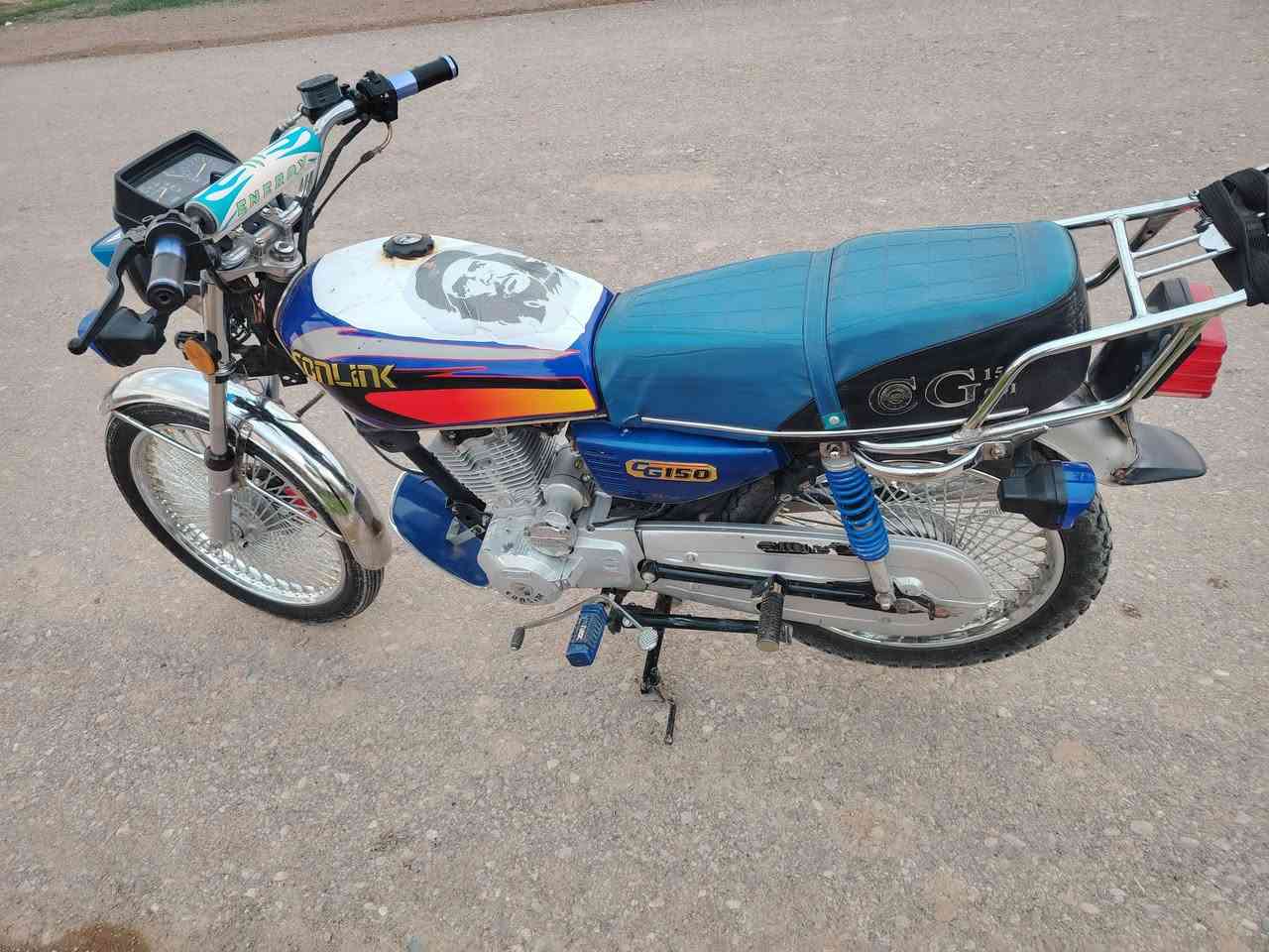 السلام عليكم اخوان دراجه ايراني 5گير  مديل 23 نوع سونك نضافه 80%دراجه خير من الله مناقصه شي 550بيه مجال شي قليل مكاني خانقين_الاخوه الشراي يتصل ***********
