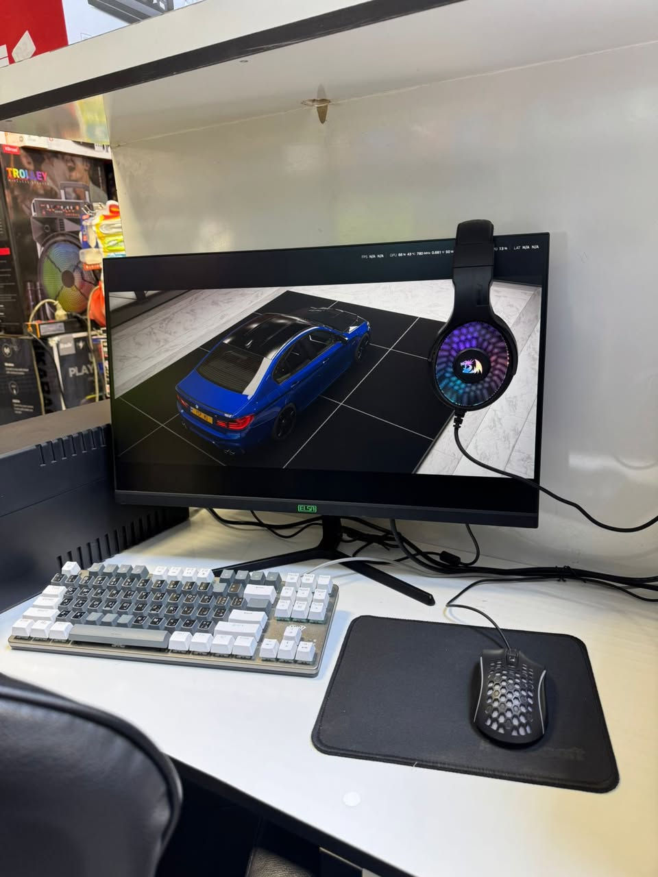 السلام عليكم تجميعة (ps) كاملة مستعملة نظافة 95%  عدد 4 

المعالج \ Intel Core i5-13400F 

كرت الشاشة \\NVIDIA RTX 3070 8GB Phoenix

RAM\\16GB - DDR4- 3200MHz- RG

وحدة التخزين \\  1TB Lexar NM620 M.2 NVMe SSD

الشاشة:\\ 25 بوصة IPS FHD بتردد 185Hz

 ويها كيس من شركة \\KSTAR 2600

كرسي + ماوس +كيبورد+ سماعة\ كلهم مال كيمنك 

وندوز 11 هدية مأكتف و كامل و منصب بيها العاب بس شدها و العب 

السعر ملون و نص 1.500.000 و بيها مجال 

توصيل داخل بغداد فقط \\ *********** \\***********
#العراق #تجميعة
