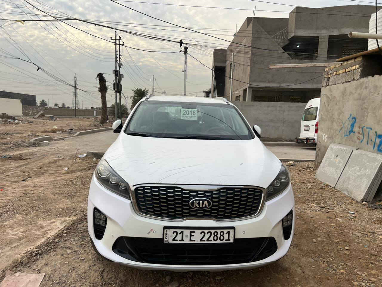 السلام عليكم
كيا سورنتو 2018  خليجي
السيارة مكفولة
السيارة جديده معنى الكلمة 
رقم سلمانيه سنويه هزه جديد بسمي  تحويل مباشر 
فول مواصفات عده البانوراما  
بصمة مع بصمة أبواب وجنطة كهربائية 
محرك 6 سلندر 3500 
مانع انحدار 
مانع انزلاق   
حساس امامي خلفي 
مقاعد كهربائية  
نظام اوتو هولد 
اربع وضعيات قيادة 
مقاعد ٧ راكب مع ثلاث قطع تبريد 
بردات خلفية 
تحكم ستيرن جهتين 
إشارة ترحيب 
بعد بيها مواصفات هواي مذاكرهن 
ماشية 90 الف كم 
 سياره جديده 
السعر (السعر 250)وبيها مجال
ماكو هيج سعر بهيج نضافه

مكاني بغداد/ قرب بسمايه
للإستفسار. ***********
