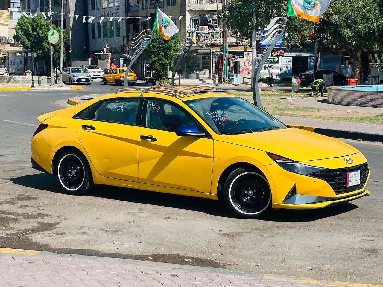 السلام عليكم عندي النترا للبيع موديل ٢٠٢٢ سيارة جاهزه بيه جاملغ مبدل الأصلي وشوية بل جنطة تقريبن شبر السعر ١٥٣ وبيه مجال بسيط العنوان بغداد الحرية شارع ٣٠ قريب السريع رقم الهاتف *********** هذا رقمي بي واتساب
