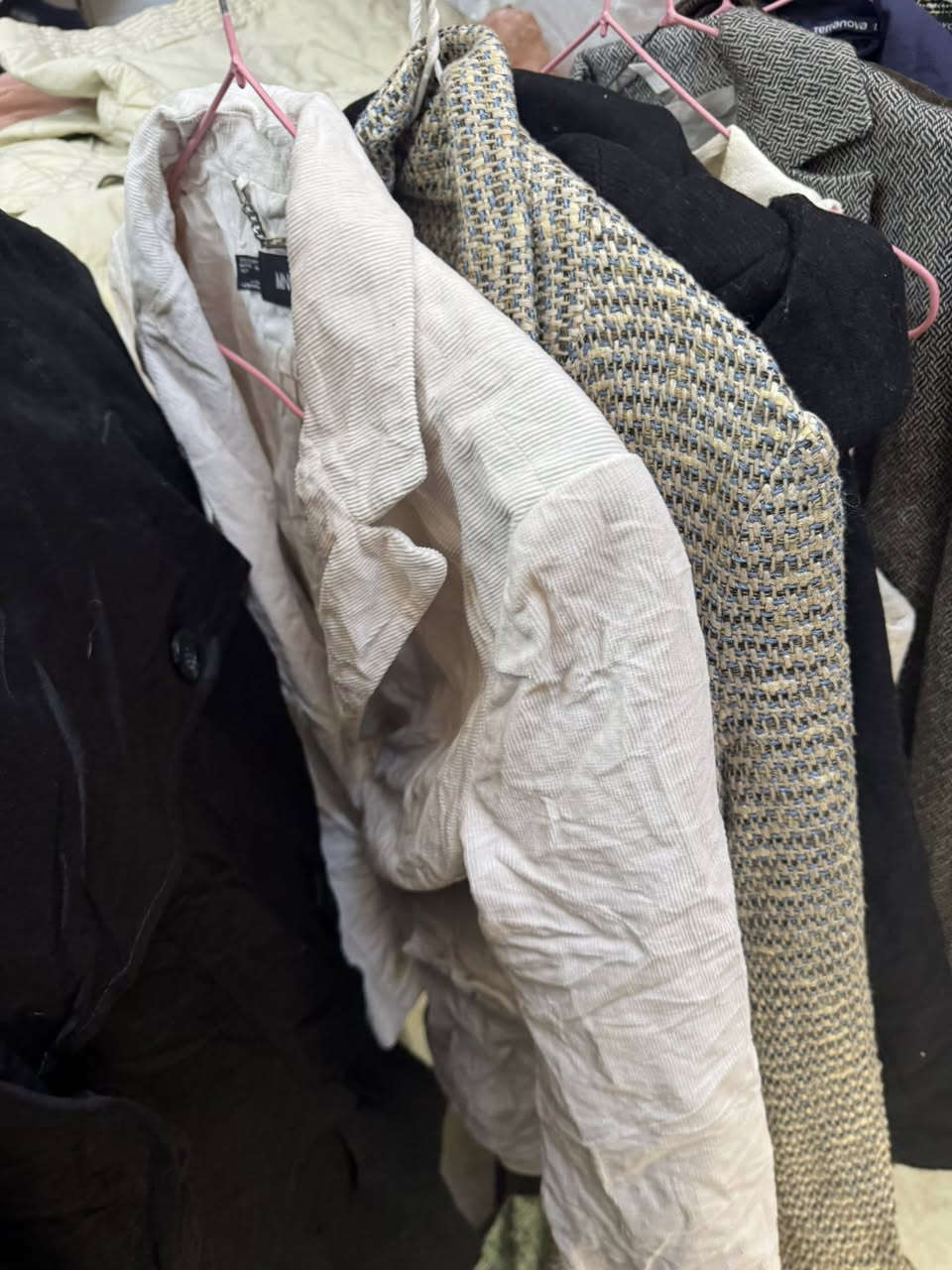 السلام عليكم ستره القطعه بالف مكاني شارع المركز مقابيل صالون تركي
محل بالات كلشي موجود 
رقمي بي وتساب ***********
