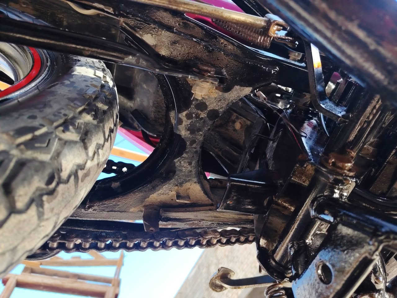 دراجة (DAYUN)نفخ موديل 23 
محرك 150ناعم سويج سجينة بصمة اوراق اصولي تحويل نفس اليوم
نظيفة مامشتغلة دلفري محرك بلادي برغي مامفتوح مكفول گير مكفول
 ناقصهه( واير كيلو متر وتانكيها معفوص عفصتين مضروبة بطابوگة) الباقي كله مكفول والصور گدامك وتجي وتشوف بعينك وتگلبهه
السعر 1800 مليون وثمنمية الف دينار وبيهه مجال بسيط جدا مكاني كربلاء البوبيات
اتصال***********
***********
