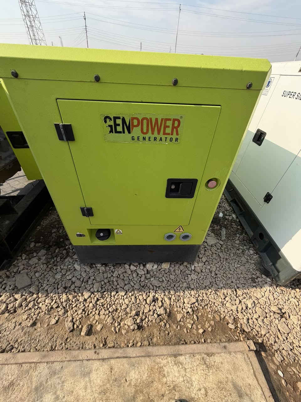 #جديدنا_لاينتهي[0️⃣7️⃣8️⃣1️⃣2️⃣3️⃣4️⃣5️⃣2️⃣3️⃣2️⃣]
🔷نوع المحرك:بيركنز انكليزي 🇬🇧
🔷القدره:15KVA
🔷المحرك:3بستم
🔷نوع الملف:لوري سومر فرنسي🇫🇷
🔷عدد ساعات التشغيل:220 ساعة ⏰
🔷كاتم جين باور 100%🇹🇷
🔷مع سسستم بروتكشن كامل للحمايه ونظام اوتو Ato
🔷مع خزان وقود 150L
🔷لمعرفة السعر ضع الرقم61 داخل منشور البيج او الاتصال:-
🔷☎️رقم الهاتف:0️⃣7️⃣8️⃣1️⃣2️⃣3️⃣4️⃣5️⃣2️⃣3️⃣2️⃣
#علي_الباشا
🔷العنوان:بابل/الحله/الجزائر-مجاور مستشفى الحياة-ومقابيل ملعب الجزائر
🔷يوجد توصيل لجميع محافظات العراق 🇮🇶 🛻🛻


**إذا كنت صاحب هذا الإعلان وتريد حذفه لأي سبب، رجاءا أرسل رسالة إلى الدعم الفني**