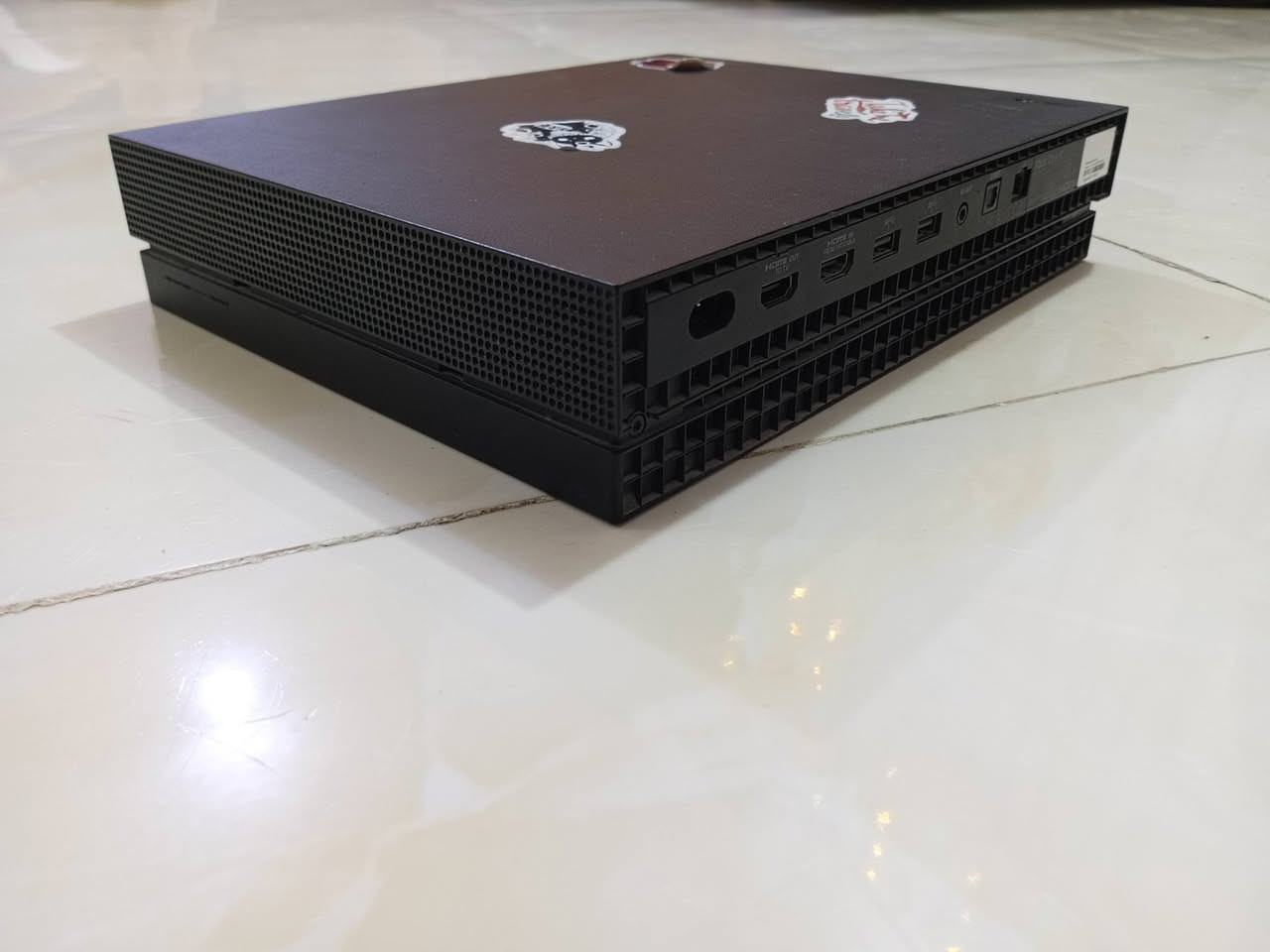 السلام عليكم
جهاز xbox one x 

وي كامل الملحقات ✅

النظافة گدامك ✅

ما داخل تصليح ✅

السعر : 230 

المكان : ذي قار ، الناصرية ، حي الحسين ، قرب مأكولات جمال

ملاحظة : اليدة بدون غلاف بطارية يعني تشتغل فقط بالواير والواير موجود گدامك بالصور أو تشتري غلاف بطارية سعره خمسه أو عشرة
للتواصل تلي : @C4EER
للتواصل واتساب : ***********
