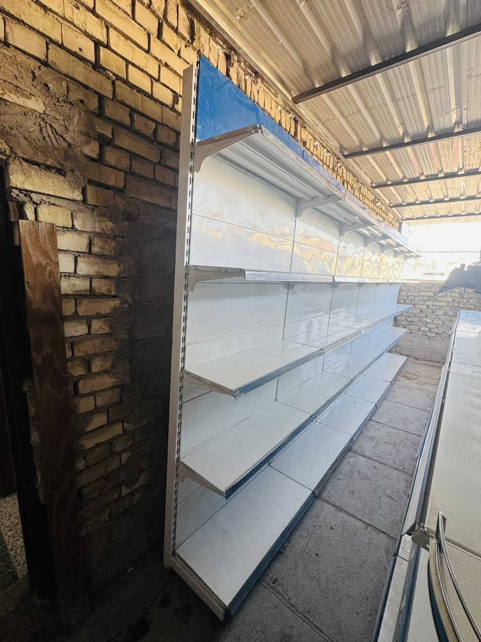 رف سفينه تركي 🇹🇷الأصلي  مستعمل اخو جديد +رفوف جانبي الشراي يتصل *********** مكاني بغداد
