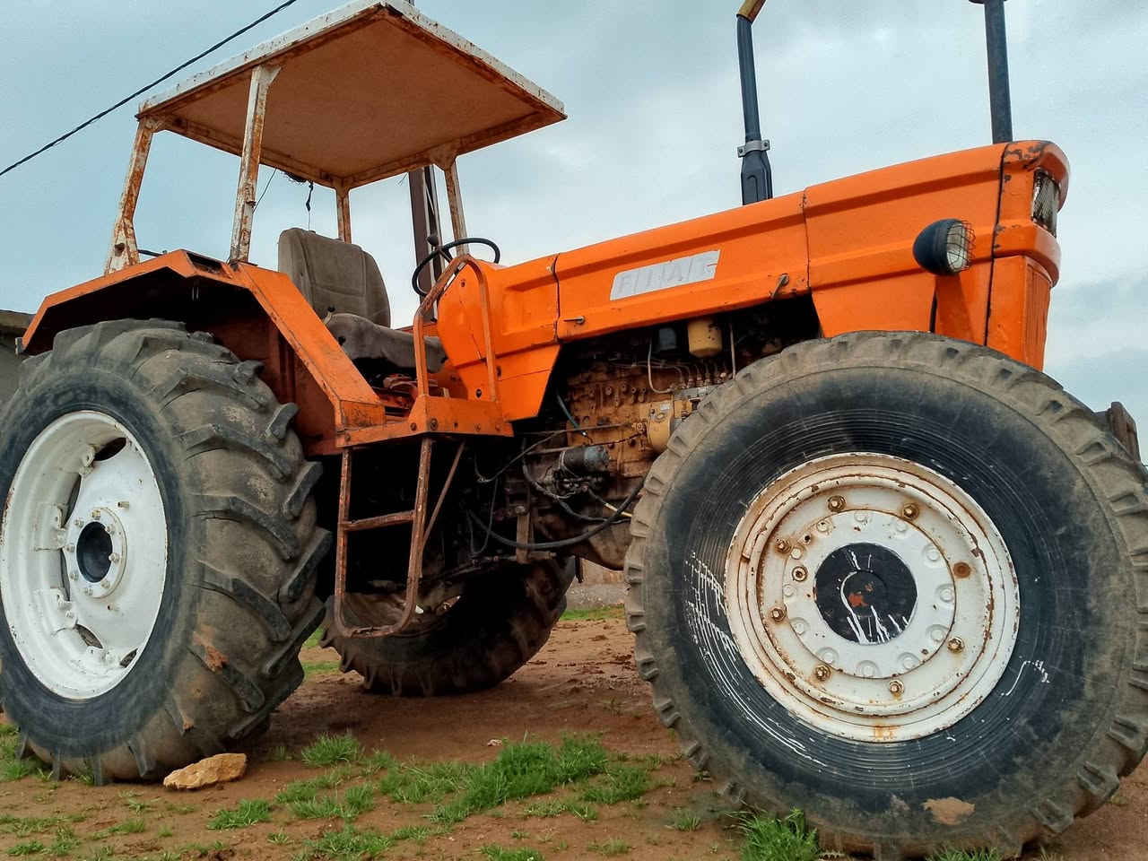 تركتر فيات للبيع حجم. 1300//كير واكسن وضع شركه محرك معمر رايمن السعر اتصال ***********
***********
