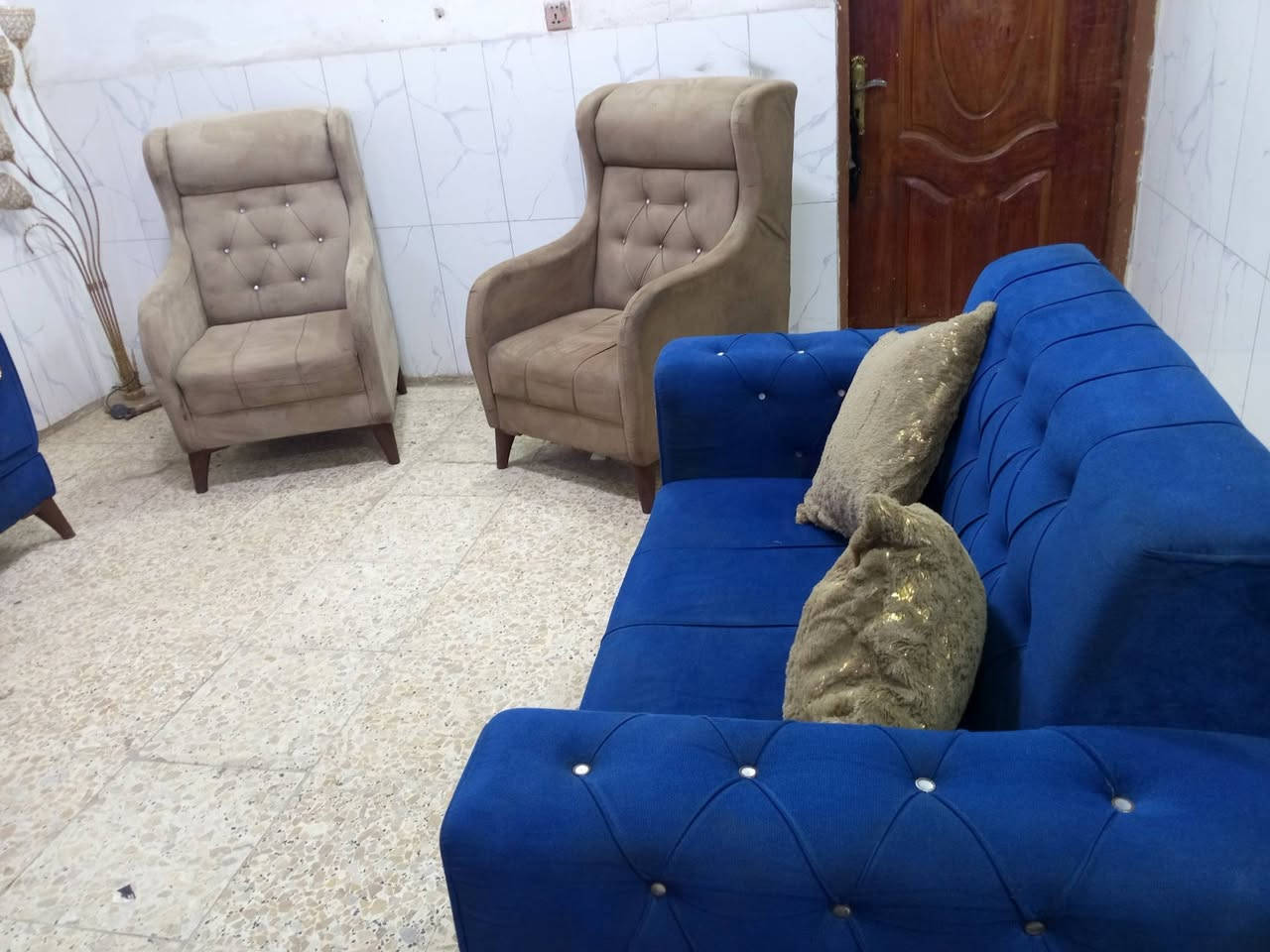 تخم تكمه نظيف جدا 7مقاعد ب200الف وبي مجال المكان الوشاش *********** يوجد توصيل بكروة  يوجد واتس اب
