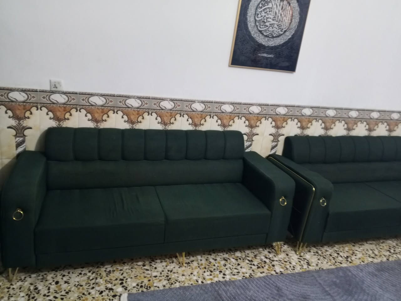 سلام عليكم قنفتين طول الوحده مترين اله ربع مفصلينهن تفصال تزكام مكان بغداد العبيدي  ***********
