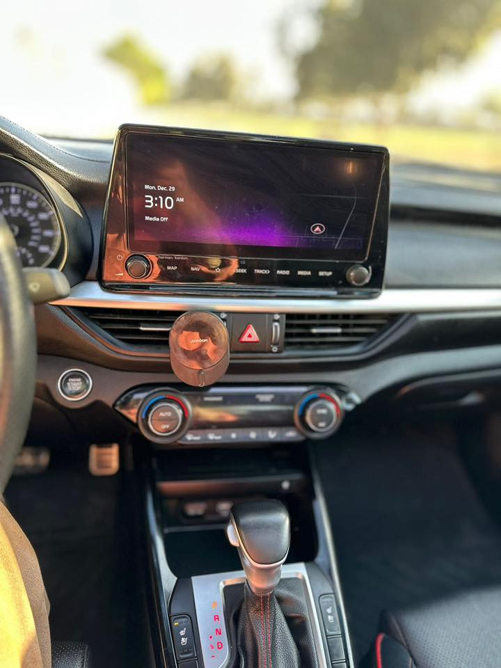 السلام عليكم فورتي لبيع جيتي حادث جاملغ وبنيد مكان السياره يرموك أو قادسيه  السعر 165 وبيها مجال *********** موديل 2023
