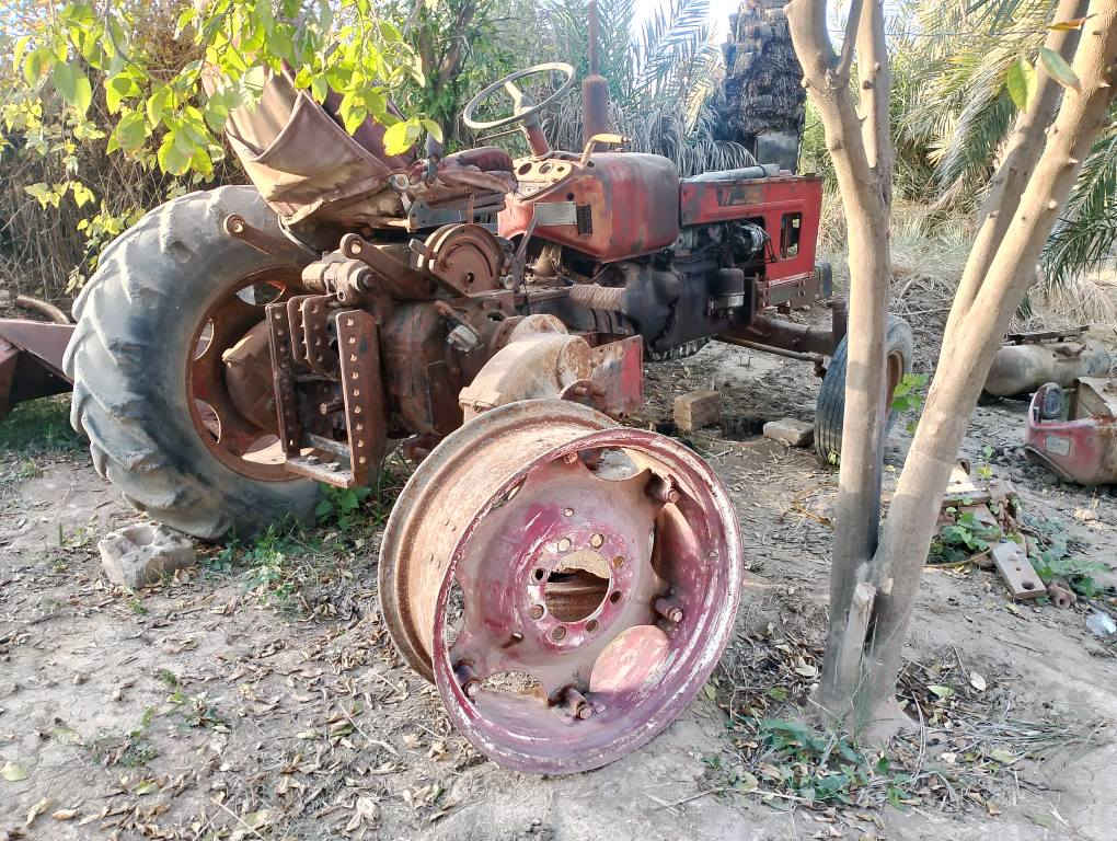 سلام عليكم مكينه عنتر للبيع مجفته ستندر سلف موجود وجاملغات والتاير الثاني المكان نجف  مشخاب ***********
