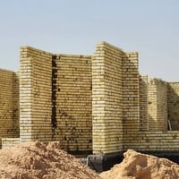 عندك قطعة ارض وحاير شلون تبنيها؟ موافقات بناء رسمية  مع كادر خلفات بنا...
