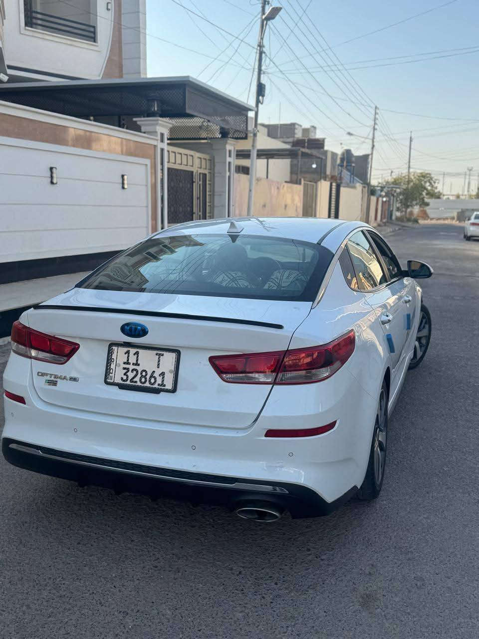 السلام عليكم اعاده النشر بسبب الوعود الكاذبه !
كيا اوبتيما 
موديل 2019 رقم بغداد انكليزي مشروع وطني سنويه 2030 تحويل ثاني يوم وارد أمريكي كفاله بس بيها بارد خفيف بل جاملغ الأيمن ماشيه 137 ميل محرك GDI معله مواصفات FE
حساسات امامي خلفي رادار امامي تحديد مسار وقوف ذاتي رادار بل مري الجانبيه كامره تحكمات ستيرن تدفئة تبريد تبريد ثلج ثلاث انضمه قياده (نورمر، ايكو ، سبورت )  سستم صوت كامل تخم تاير جديد سياره خير من الله 
السعر المطلوب 150 ورقه وبيها مجال بسيط 
مكان السيارة الرمادي 
الاستفسار الاتصال علا الرقم 
***********
