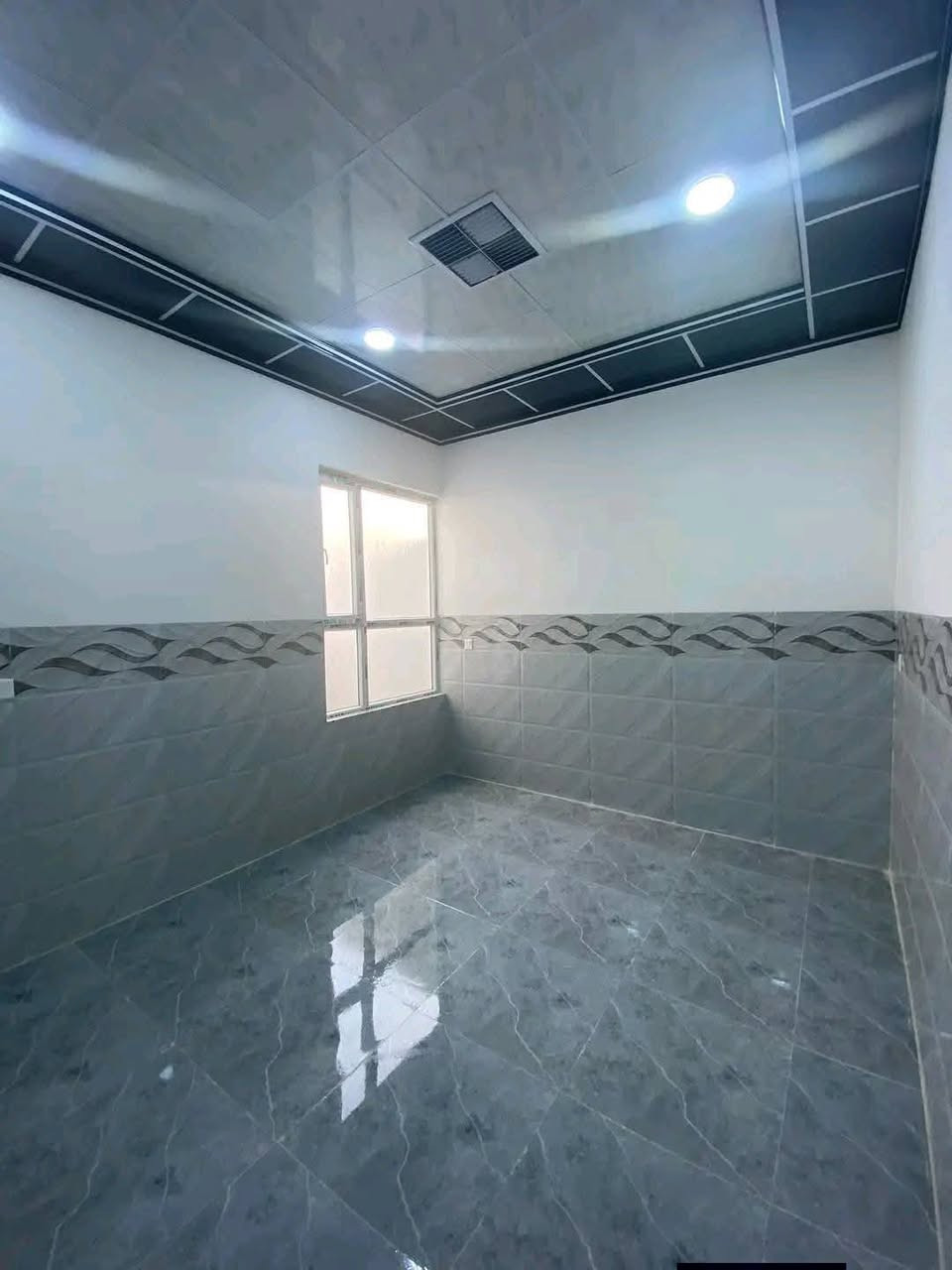 🏢 دار سكني       #بسعر_مناسب ٧٥مليون
📍 الموقع: حي السماح الثانية قرب سايدين 30
📐 المساحة: 100 م² | واجهة: 5 م
🔹 طابق واحد (كراج واستقبال مطبخ صالة وغرفة نوم وصحيات 
📲 واتساب مباشر (مراسلة/اتصال):
👉 https://wa.me/9647731012644
📞 اتصال مباشر:
📞 tel:***********
📞 tel:***********
📞 tel:***********
مكتب عمار الهزاع لتجارة العقارات والبناء
حي السماح سايدين بانزيخانة المشاعل قرب جامع طه
