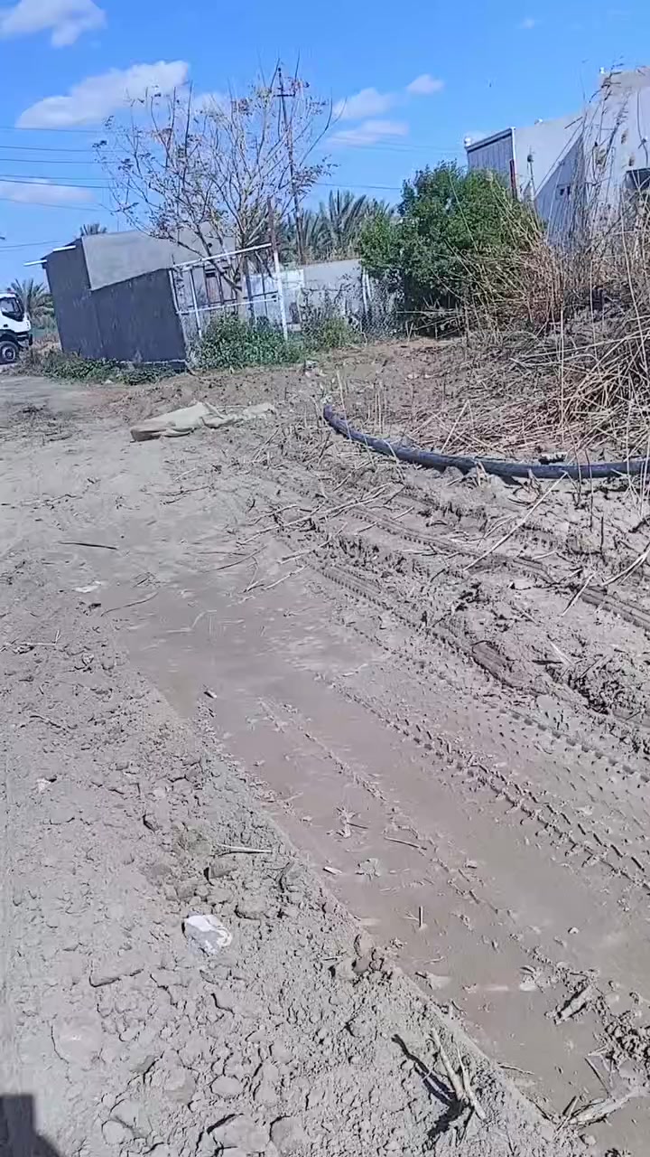 كادر تفليش الدور والبنايات السكنيه ورفع الانقاض ودفن القطع والحدل وتجهيز كافة المواد البناء وبأنسب الاسعار ***********
***********
