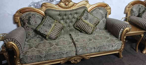 السلام عليكم تخم 10مقاعد ملكي نضافه 99 لسعر 450 ويا طبلات وحده جبيره وحده الصغيره ***********بي واتساب
