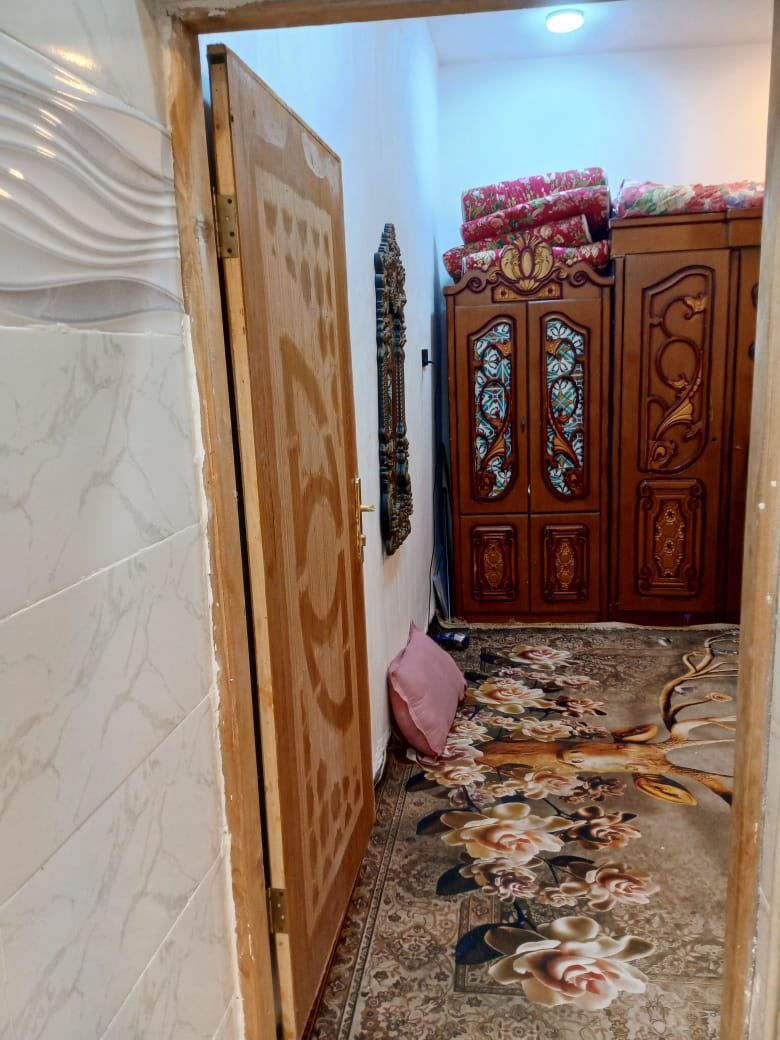 بيت زراعي للبيع 100م طريق ال عواد مقابيل ابو رعد ابو السيراميك 100 متر عن الشارع السعر 30 وبي مجال 
للاستفسار ***********
