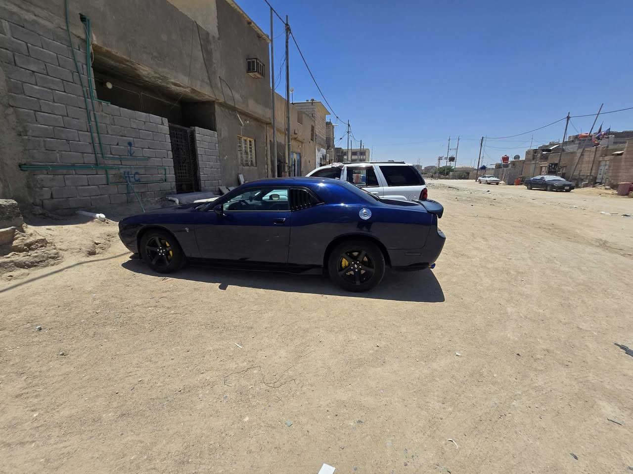 اللهم صلي على محمد وآل محمد
السلام عليكم 
جالنجر SXT 2014
3600
داخله تخريب 
بدون اي حادث 
فقط مدكر أمامي صبغ جماليه 
رقم بصره / مكان السياره الزبير 
بسمي 
السعر 120 قفل 
***********
