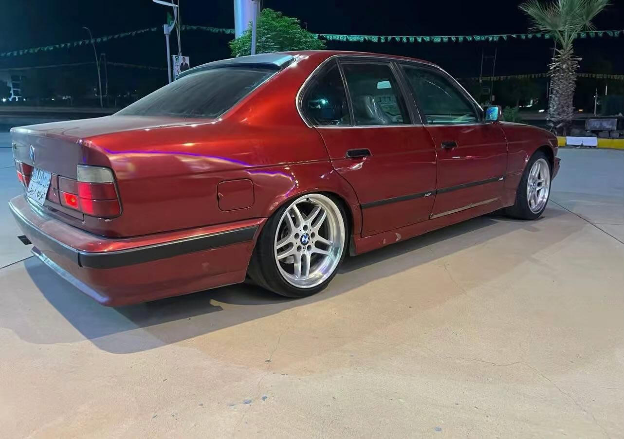 بي إم 520 سعرها45ورقه  عليها مليوان و٣٠٠الف غرامه ينزله من سعرها بعد معمله
موديل 91كير عادي جام 2كهرباء شرط تحويل ويال m دعيمات امامي خلفي m  تريش m سياره حيل حلوه ونضيفه من داعمي لل داعمي شرط كهربائي كامل ستم سماعه ت فول كير محرك شرط دواخل نضيفها 
شراي خابر وتدلل 
***********
