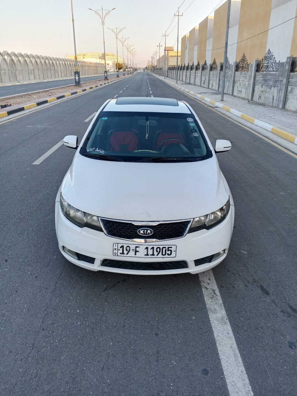 السلام عليكم سياره للبيع نوع سيراتو خليجيه موديل 2011 محرك 1600كير 6نمر فول مواصفات واحد عليه واحد  المواصفات شاشه كامره حساسات خلفيه تحكم ستيرن جهتين اشاره بلمري  مري شفط فتحه تدفئه وتبريد اربعه دسك محرك جديد كبير جديد حداديه جديده رقم كربلاء جديد سنويه لل 28 تحويل مباشر بأسم المشتري السعر المطلوب 93 وبيها مجال للطيبين العنوان كربلاء رقم التلفون ***********
