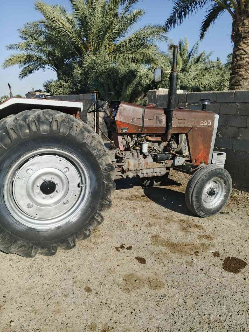 السلام وعليكم و رحمة الله.          فوركسن للبيع حجم 290 بلاديه    رقم ديالى بدون تحويل              مكينه مكفوله لابخار ولاتنقيص مكان ديالى يعقوبه ***********
