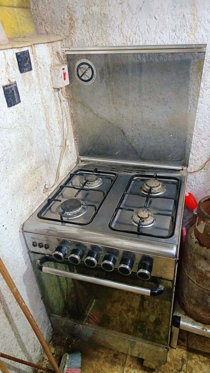 السلام عليكم
للبيع 
طباخ 4عيون فريش المصري 
ميز طعام جام ثقيل اربع كراسي 
كاونتر المنيوم سنك و الملحق مالته 
كاونتر خسب ثقيل تركي سنك والملحق كامل 
مكاني بغداد الشعب


**إذا كنت صاحب هذا الإعلان وتريد حذفه لأي سبب، رجاءا أرسل رسالة إلى الدعم الفني**