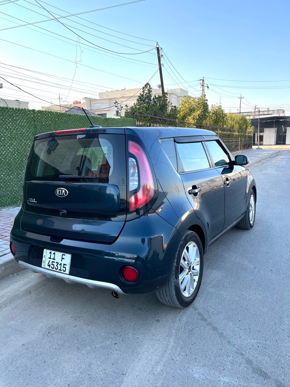 كيا سول موديل 2018 وارد امريكي
رقم بغداد باسمي ماشيه 86 الف 
محرك 2000 gdi وكير at
بدون صبغ حته الدعاميات بدون صبغ بدون ايرباك بدون تبديل بدون حادث فقط بارد بسيط جداً في الباب
مواصفاته بصمه شاشه كبيره لمس مع كامره
سماعات ماركة هارمن كاردن لايت زنون حساس اطارات تحكم ستيرن مثبت سرعه وبعد بيه مواصفات
صدرهه جديد تخم تاير ياباني جديد
السياره نظيفه جداً وبلعافيه تصير من نصيبه 
مابيه اي نقص ربع متصرف عليه  
سعرهه 126 ورقه وبيه مجال بسيط
مكانه بغداد المنصور للاستفسار 
***********
***********