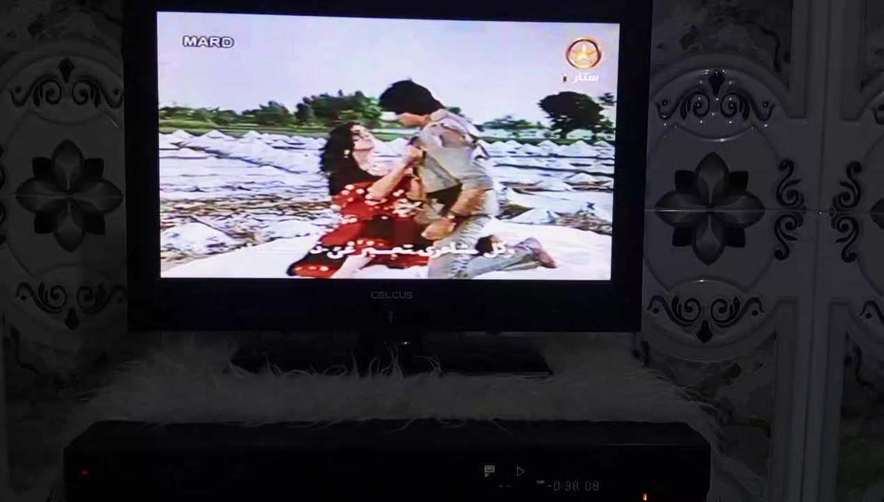 فديو كاسيت بانسونيك j700 ياباني ٤هيد عالي الدقه..... أوتو اتراك اوتوماتيكي ويدوي تصفيه ذاتيه للشريط    ...مولتي ستتم يدعم جميع انواع انظمه الأشرطة....ومن ضمنها البال والسيكام....... يدعم خاصيه التسجيل الطويل والاعتيادي... مع ريمون كنترول ... تحكم عن بعد.....عرض وتسجيل جهاز بلاد . السعر وباقي التفاصيل مراسلة الصفحه...


**إذا كنت صاحب هذا الإعلان وتريد حذفه لأي سبب، رجاءا أرسل رسالة إلى الدعم الفني**