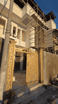 عقار للبيع طابو صرف مساحه ٢٠٠ مع فضله ٢٥٠ متر بناء درجه يك  العنوان دور الشرطه خلف بانزين خانه شارع السيد بشارع المستوصف للعلم الوجهه البيت قيد الانشاء 
للستفسار اكثر ***********
