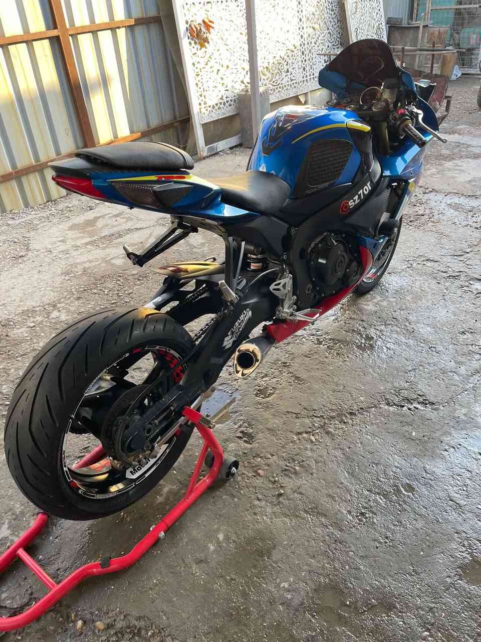 سلام عليكم
جكسر 750 موديل 2014 
بدون اوراق. وبيع فقط 
دراجه جاهزه بدون نقص 
سعرها ب57 ورقه ومجالها قليل 
***********
مكانها بغداد
