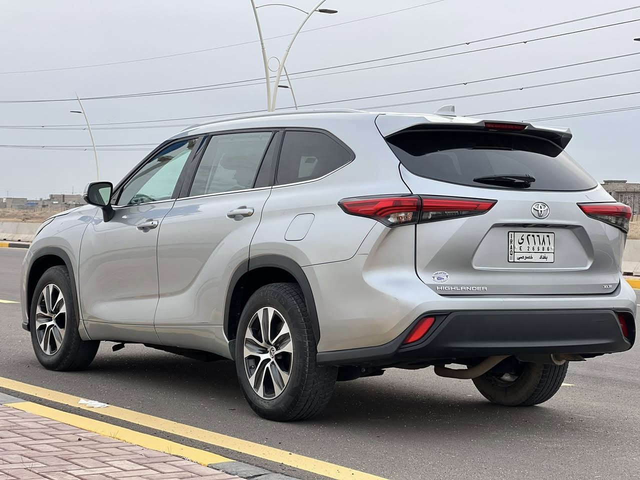 2022هايلندر
محرك 6
ماشيه105
ضرر فقط بونيد ضرر صطحي 
سيارة ولا مسج ولا عطل 
كلها بل شرط 
ايرباك طاك 
مكانها سامراء 
280$
***********
