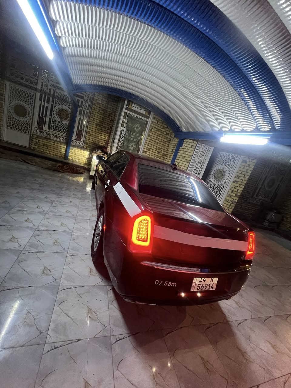 سلام عليك للبيع فقط
اوباما 300C
موديل 16/23
الحادث جاملغ وبنيد صور الحادث مرفوقه بل منشور 
الموصفات
فتحه سقف 
خزن ميموري 
كشنات كهرباء +تدفئة وتبريد 
برده خلفيه 
تحكم ستيرن كهرباء 
بجم S
ماشيه 85
رقم بصّره تحويل ثاني يوم 
هزه جديده 
سياره جديده وجاهزه الأخير 
المكان ناصريه الفهود 
الاستفسار ***********/***********
سعر 188وبيه مجال
