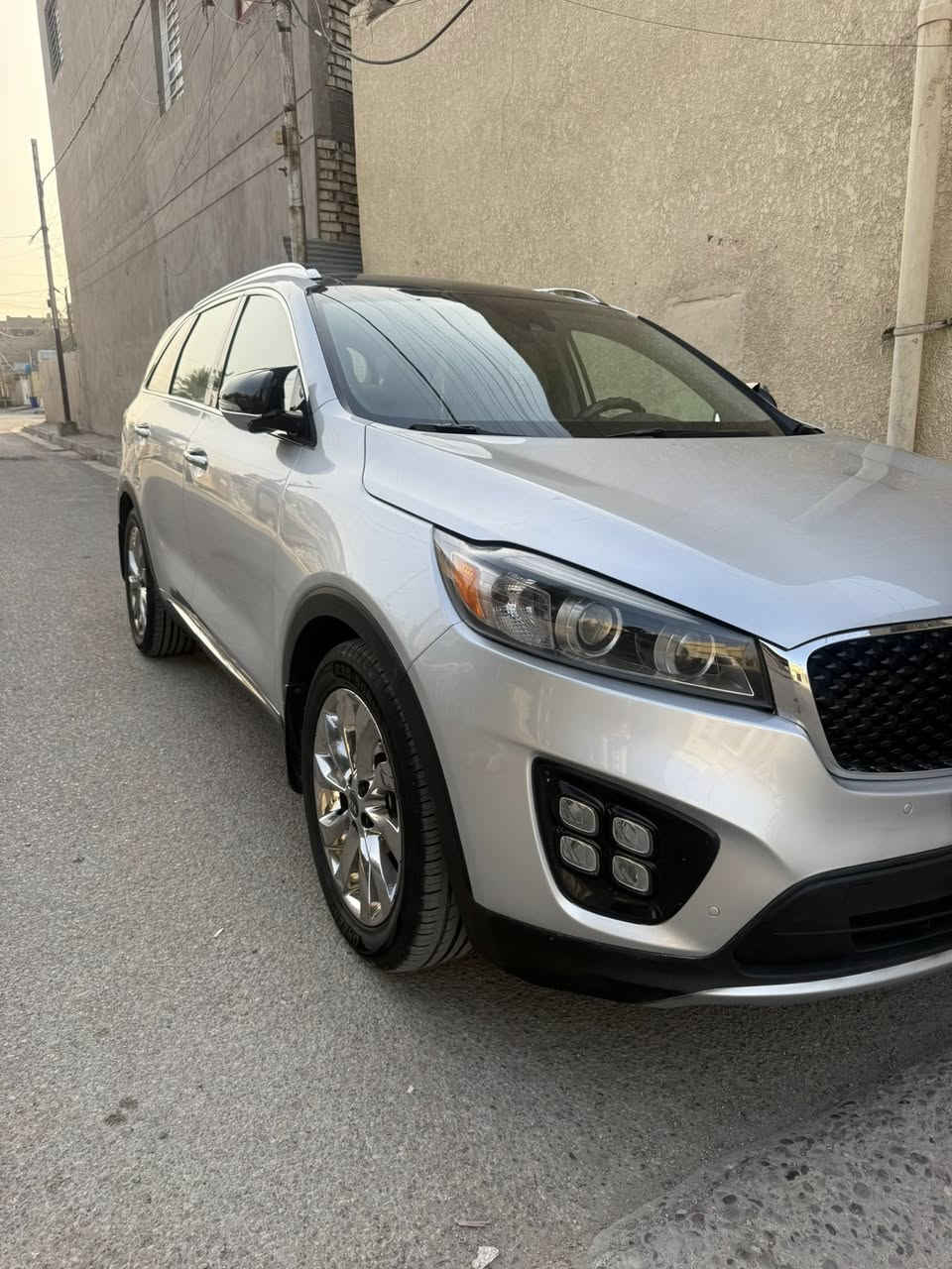 السلام عليكم سياره سورنتو موديل 2019 فول موصفات 1عل1  مكينه 6 سلندر
السياره كلشي ما ناقصه جديده بمعنه الكلمه  مكاني بغداد الكماليه رقمي (***********) السعر (175)
