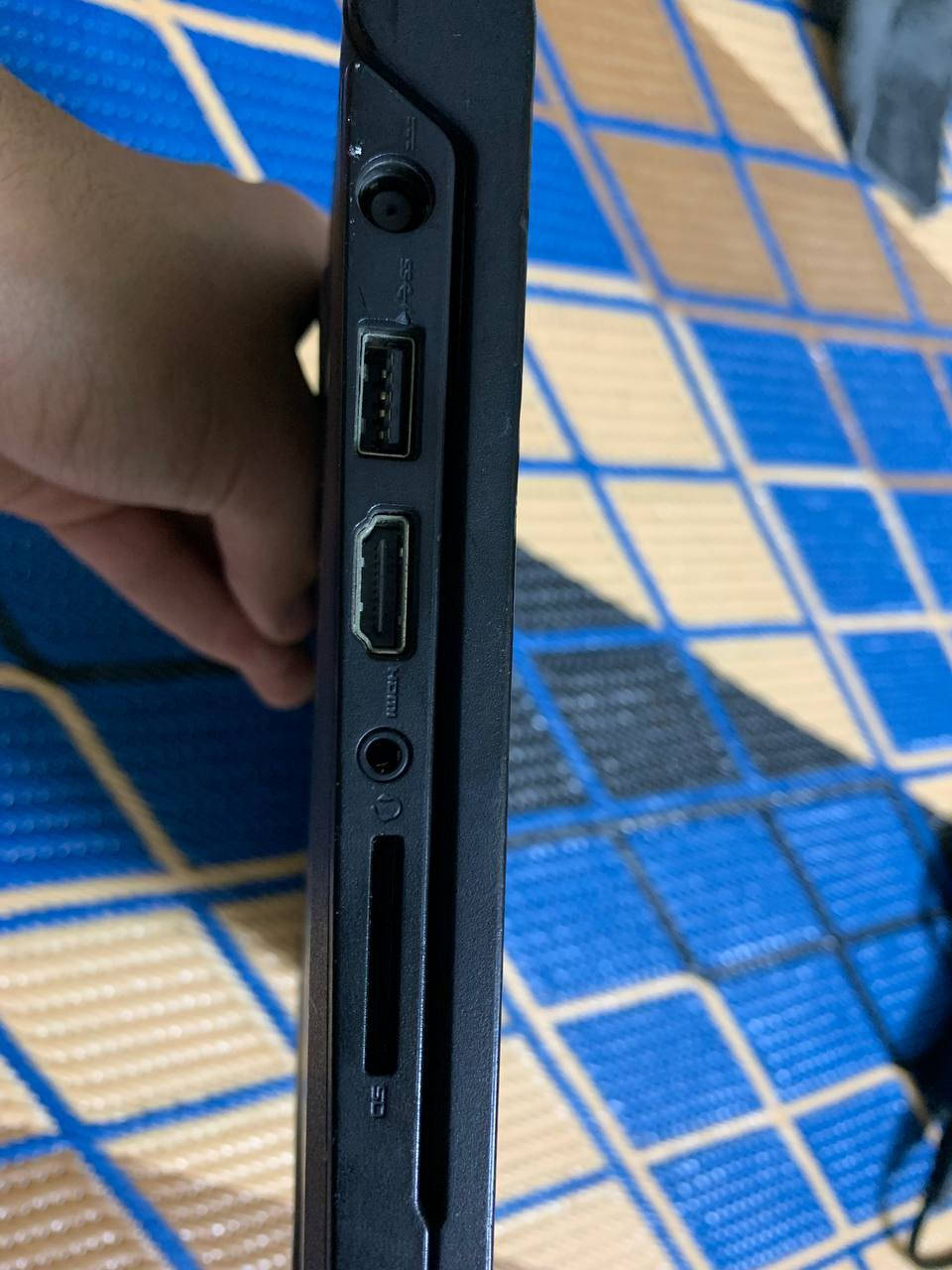 السلام عليكم لابتوب Dell للبيع بحالة ممتازة
🔹 شاشة 14 إنج مريحة للعين
🔹 خفيف وسهل الحمل
🔹 مناسب للدراسة والتصفح
🔹 يشتغل بشكل جيد بدون مشاكل
🔹 نظيف جداً وجاهز للاستخدام
مستعمل قليل جداً مع الشاحنه كذالك
 سعره 60الف وبي مجال التواصل خاص


**إذا كنت صاحب هذا الإعلان وتريد حذفه لأي سبب، رجاءا أرسل رسالة إلى الدعم الفني**