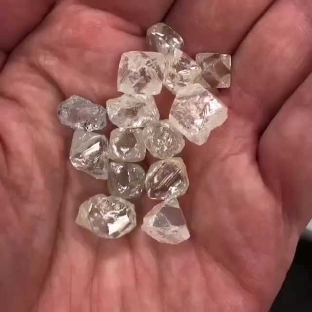 Natural rough diamond
Vvs1
200 usd per ct


**إذا كنت صاحب هذا الإعلان وتريد حذفه لأي سبب، رجاءا أرسل رسالة إلى الدعم الفني**
