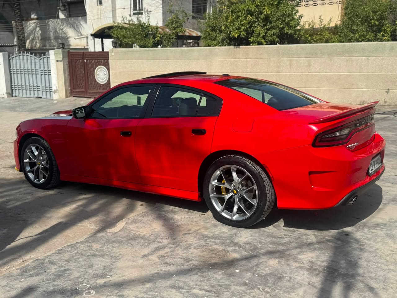 السلام عليكم دوج جارجر موديل 2021 GT خليجي وكاله هارلم رقم بغداد بسمي السياره كفاله عامه عدا بارد قليل بالباب الخلفي ماشيه 72 الف  تخم  تاير جديد السعر 31 الف بيها مجال قليل مكان السياره بغداد المنصور 

الأتصال ***********
