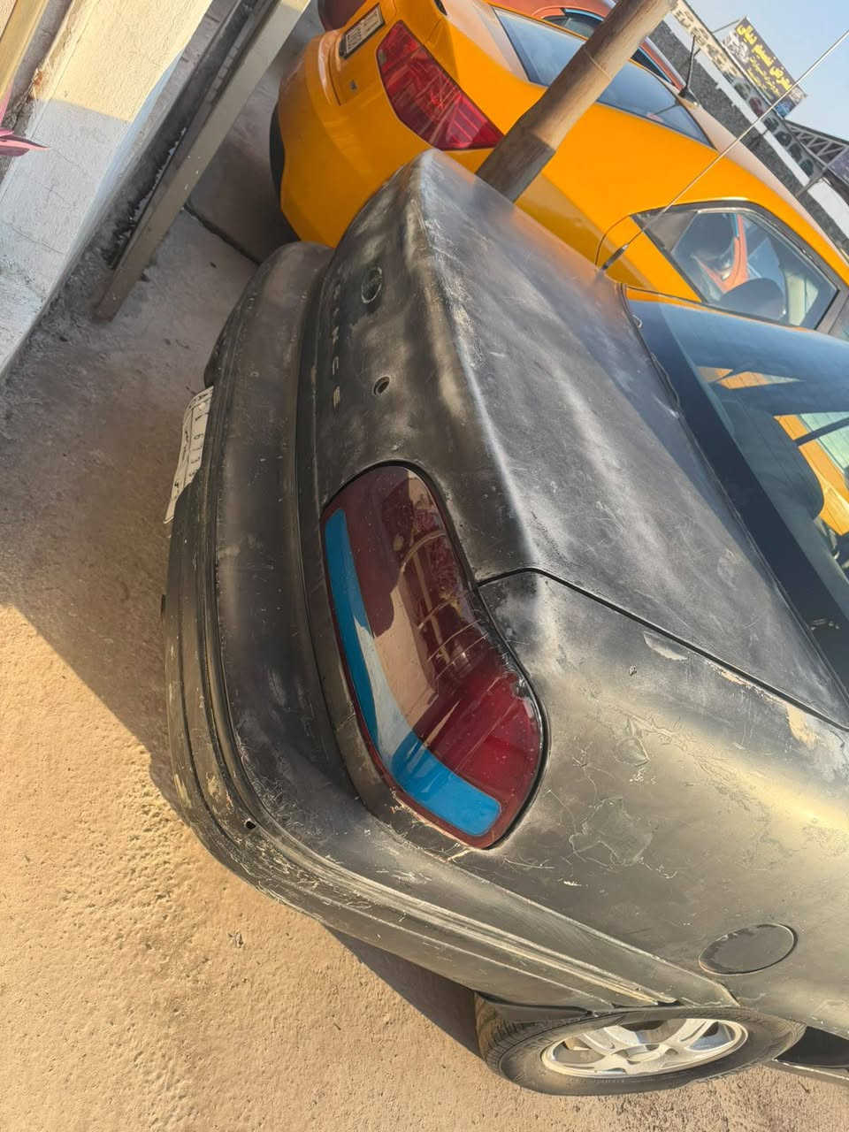 سلام عليكم  برنس فراشه
موديل ١٩٩٧ رقم ديالى ألماني 
كير اتو محرك مفتوح  جدد 
سعر ٢١ وبيه مجال للشراي  
رقمي وتساب ***********
***********
