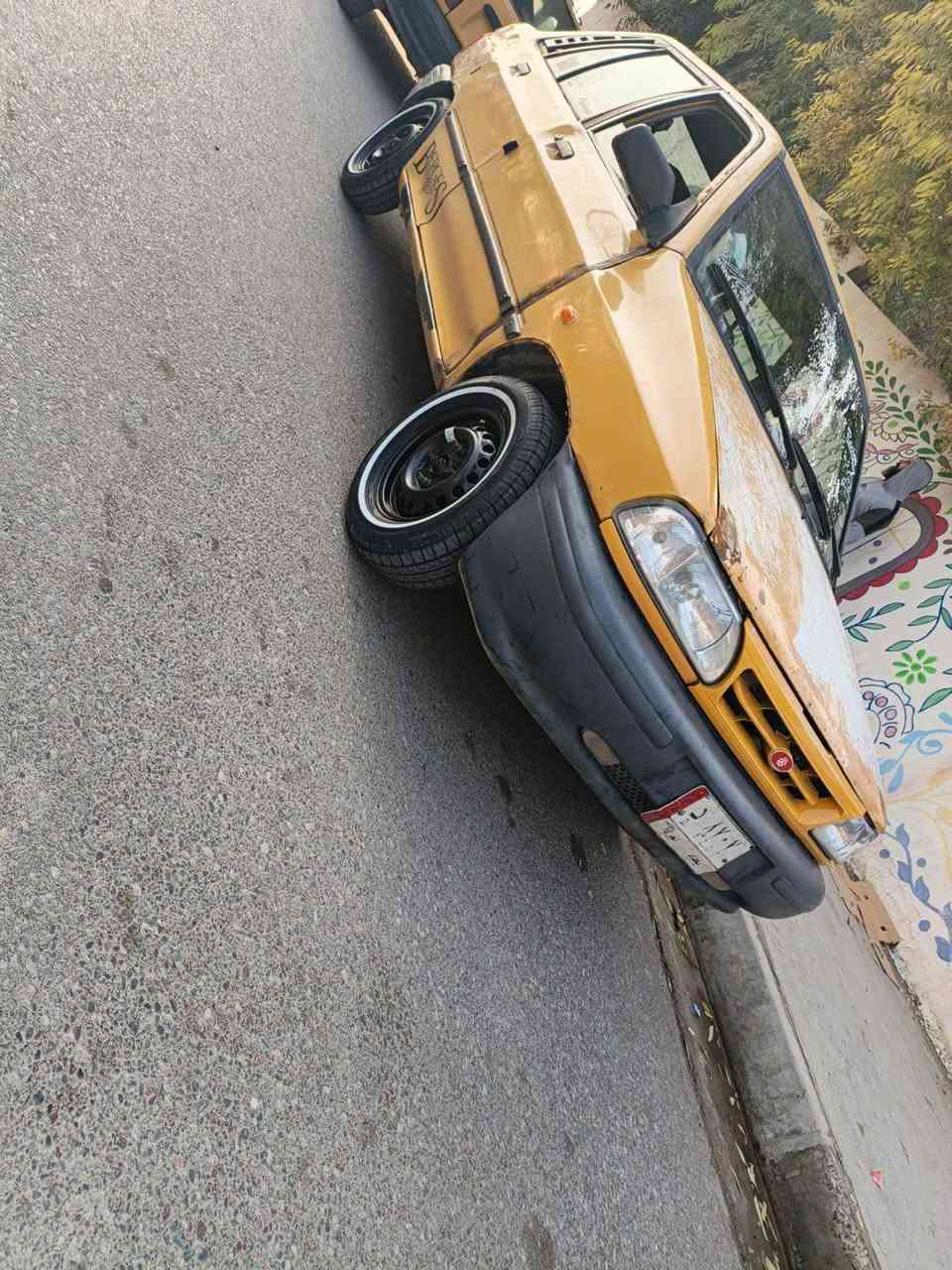 السلام عليكم سايبه ٢٠١١كابون شغال طخم تايرات وطخم الوره والكدام وشرط التحويل وبيها رصعات ودخلتها حداديه والسعر 25وبيها شي بسيط ***********
