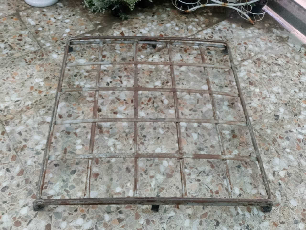 سلام عليكم سيبايا جديده كامله يرادله بس صبغ مال بي وايدي وليفان تصير السعر 25 الرقم *********** فقط واتساب
