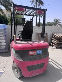 رافعه شوكيه للبيع شحن طن ونص  سعر ٦٥ وبيه مجال 07768775632