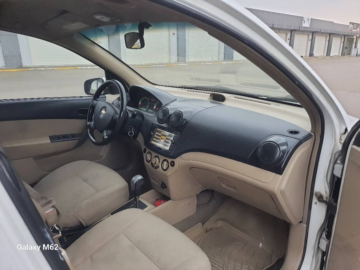 ئەڤیۆ ئۆتۆ ماتیك 2008مەکینە گەورە ناوزەرد جامو ئاوێنە کارەبا تەبرید ساردوگەرم بەشەرتی گێڕو مەکینە 4بۆ5پارچەی پەمپە لەسەر ساخی من بەحیزام ئەی فرۆشم تایەی تازە بێ تەقەوڕەقە هیچ مەسرەفی تیانیە  ماڵی دۆستە 64$ *********** لەسلێمانیم السليمانية, العراق
