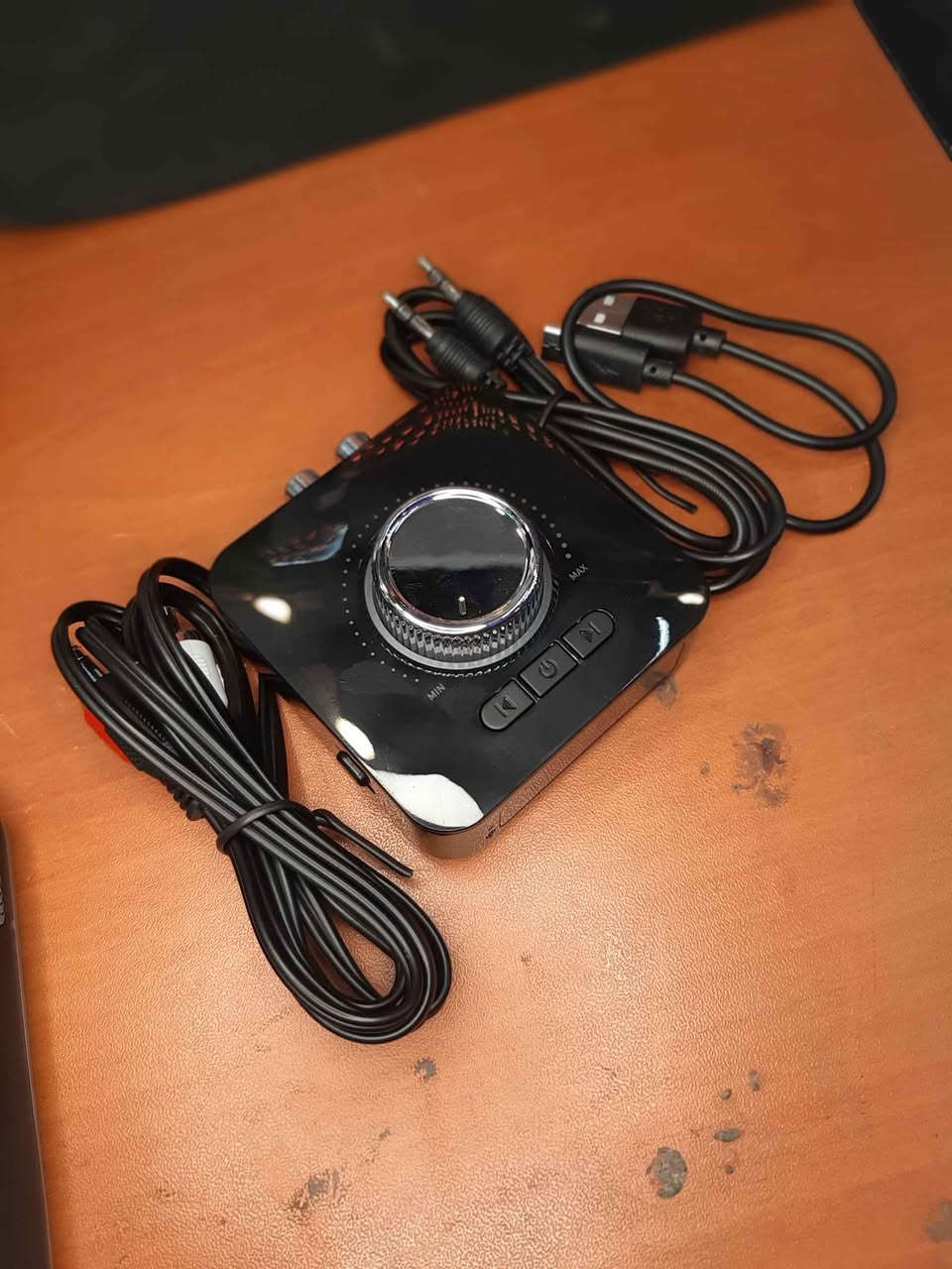 محول بلوتوث صوتي M5 🔥
حوّل أي سماعة أو سيارة أو سبيكر إلى بلوتوث بسهولة وجودة صوت قوية ونقية
يشغل كـ Receiver و Transmitter
تحكم بالصوت بسهولة مع تصميم أنيق وعصري
مناسب للسيارة، الـ PC، البلايستيشن والسماعات المنزلية
السعر: 35 ألف فقط
#بلوتوث #Bluetooth #Gaming #سماعات #الكترونيات #PC #بلايستيشن #سبيكر #عروض #تقنية #بغداد #العراق #ps5 #ps4

ئاداپتەری بلوتوثی M5 🔥
هەر ئامێرێکی دەنگ بکە بە بلوتوث بە کوالیتی دەنگی زۆر باش و پاک
کار دەکات وەک Receiver و Transmitter
کۆنترۆڵی دەنگ بە ئاسانی لەگەڵ دیزاینێکی جوان و مۆدێرن
گونجاوە بۆ ئۆتۆمبێل، کۆمپیوتەر، پلەیستەیشن و سپیکەر
نرخ: تەنها 35 هەزار أربيل, العراق


**إذا كنت صاحب هذا الإعلان وتريد حذفه لأي سبب، رجاءا أرسل رسالة إلى الدعم الفني**