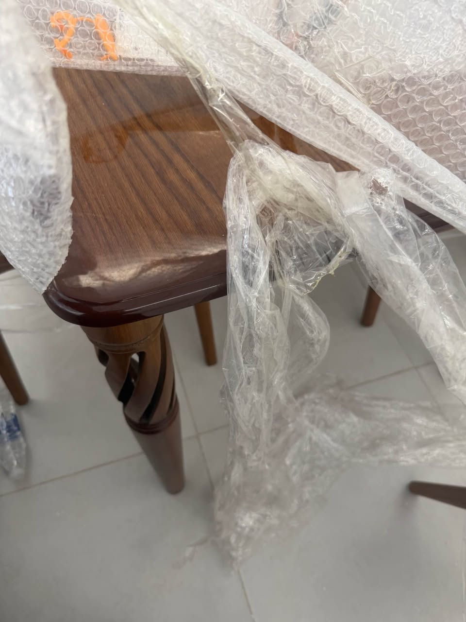 ميز طعام ٥ مقاعد
جديددد بالباكيت
للبيع
خشب بغداد, العراق


**إذا كنت صاحب هذا الإعلان وتريد حذفه لأي سبب، رجاءا أرسل رسالة إلى الدعم الفني**