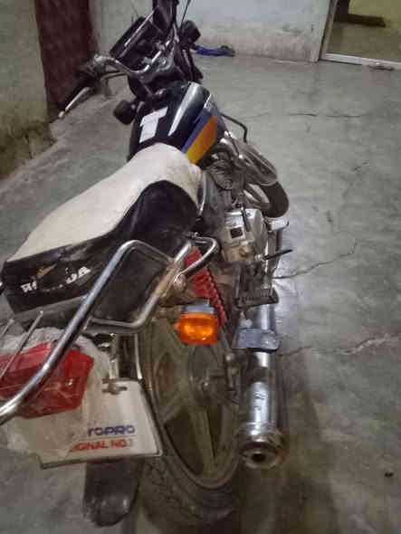 السلام عليكم موطور سافين موديل 21 لبيع محرك معمر باقي شوف العين سعر 350 بي مجال ***********
