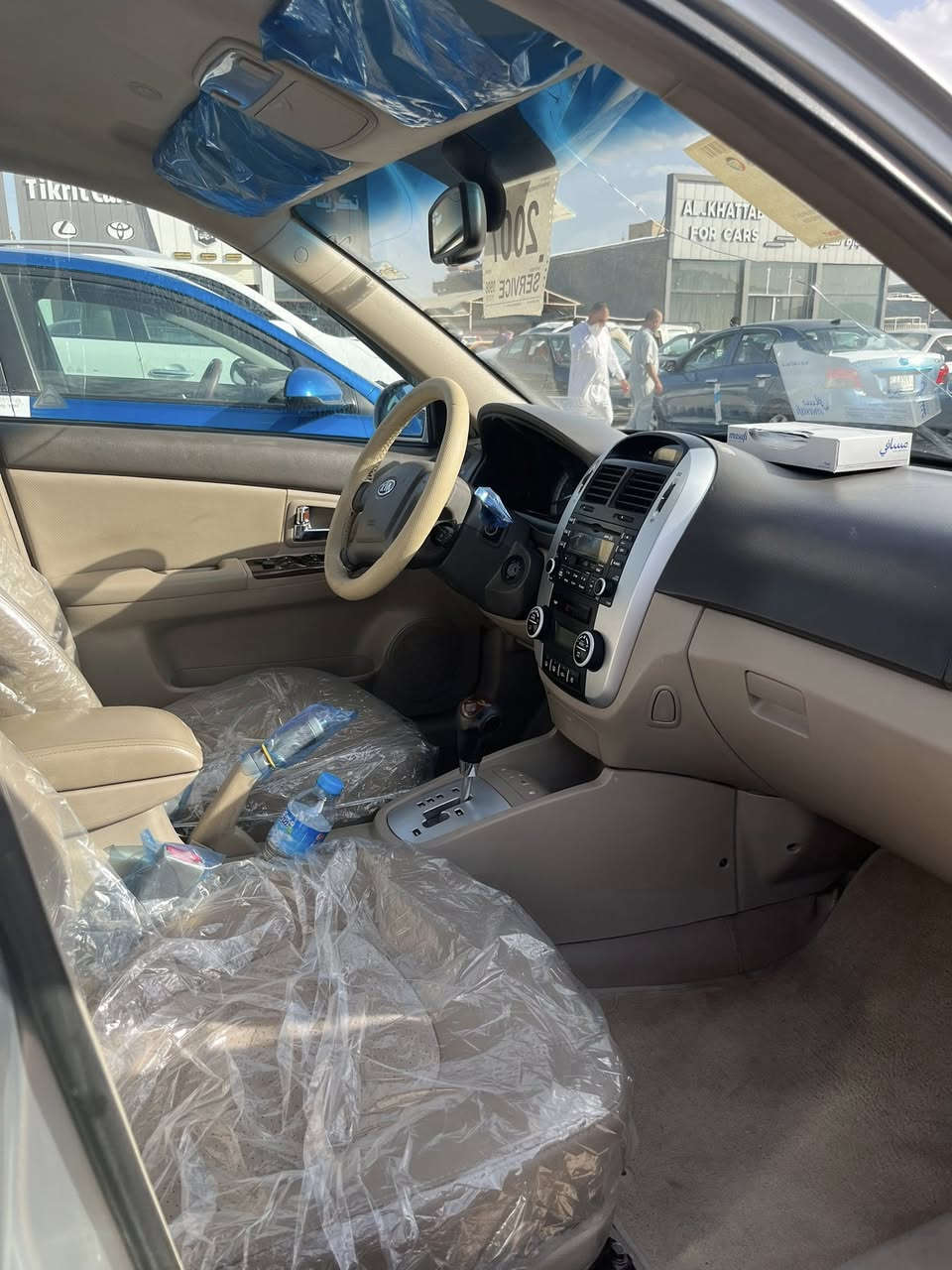 السلام عليكم

للبيع فقط

_______________________________
كيا سيراتو ٢٠٠٧ خليجي

_______________________________

السيارة خليجية بدون قطره صبغ 
مكفوله من الصبغ عدا مكانات بارد 

_______________________________

محرك معمر تعمير درجه اولى
كير اوتماتيك 
مواصفات فول 
تدفئه كشنات 
كشنات جلد 
تبريد ثلج 
تدفئه نار 
حساس خلفي 
تحكم ستيرن 
كهربائيات كلها تشتغل 
ويل كب 

_______________________________

رقم نينوى مشروع وطني شرط التحويل

_______________________________

سعر السيارة : 87 ورقة وبيها مجال 

_______________________________

مكان السيارة : 

صلاح الدين / تكريت /

_______________________________

للأستفسار : 

***********
