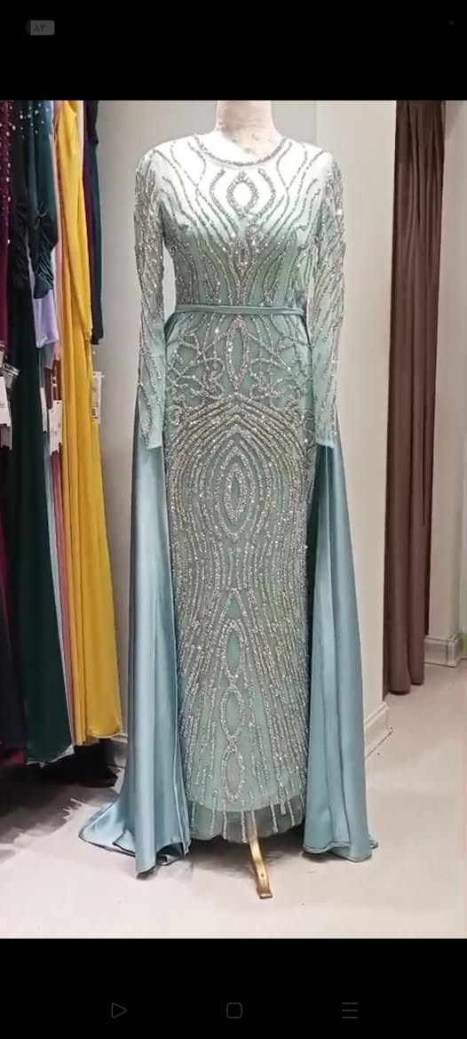 فستاني اخذته من يلدز فاشون  160 الف 
هذه صورته بالملكان قبل مااشتريه لبسته مدة ساعه قياس 44 يلبس من وزن 70لحد 80
واريده ب100
للمراسله على الخاص او الواتس***********
